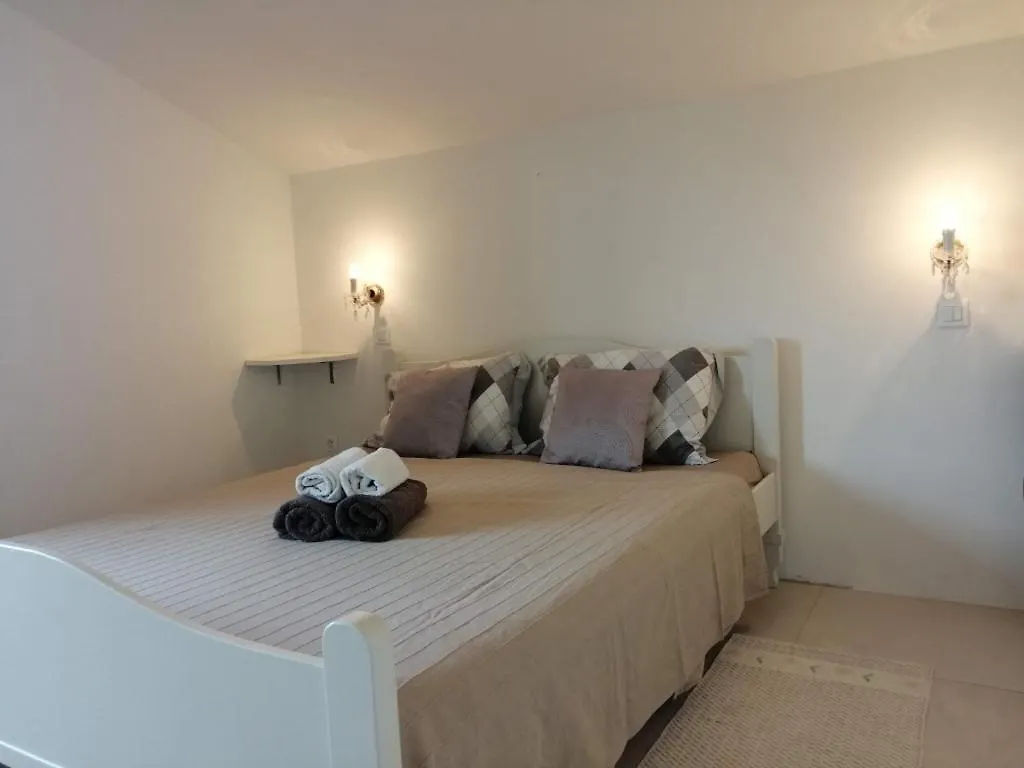 Holiday Apartment In Funtana With Balcony, Air Conditioning, Wifi, Washing Machine 4982-3 0*,  Croatia