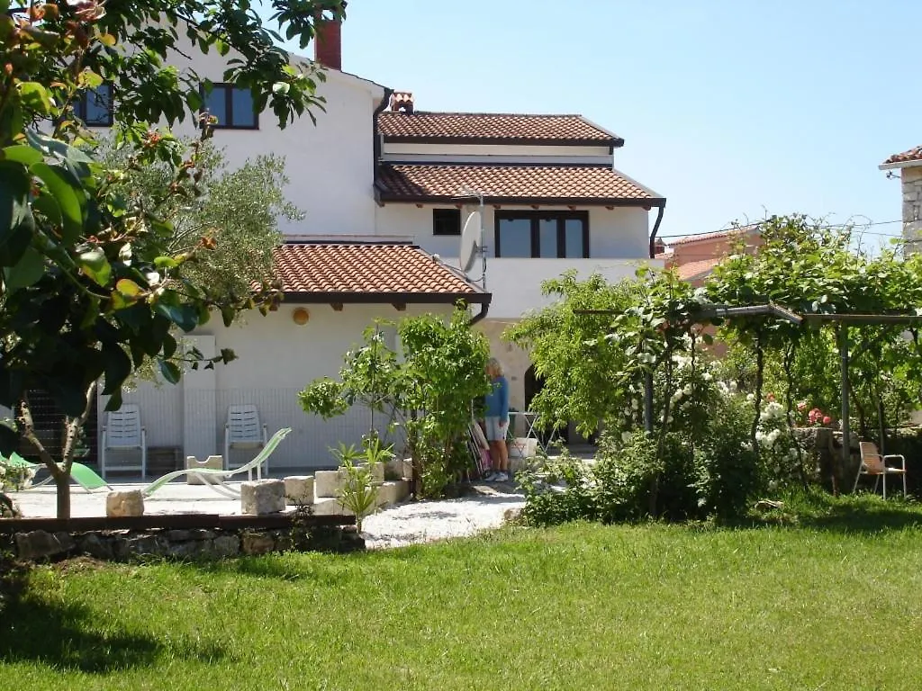 Holiday Apartment In Funtana With Balcony, Air Conditioning, Wifi, Washing Machine 4982-3