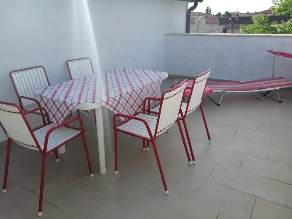 Holiday Apartment In Funtana With Balcony, Air Conditioning, Wifi, Washing Machine 4982-3